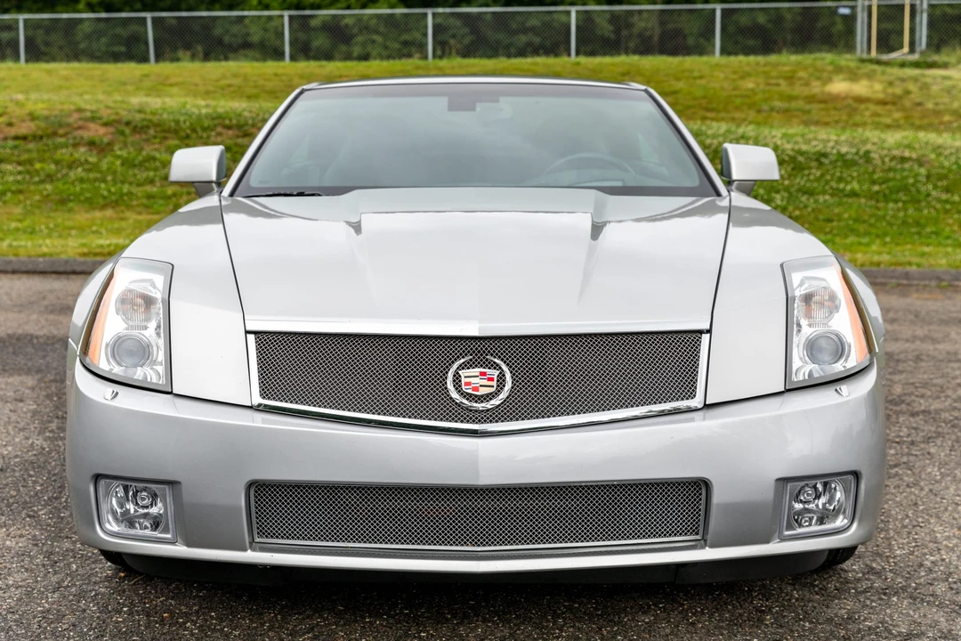 2006 Cadillac XLR-V - Image 11 of 31