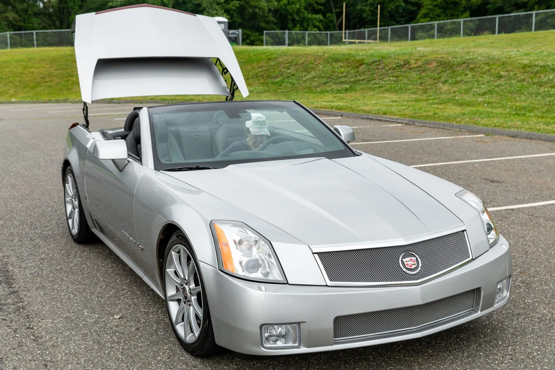 2006 Cadillac XLR-V - Image 20 of 31