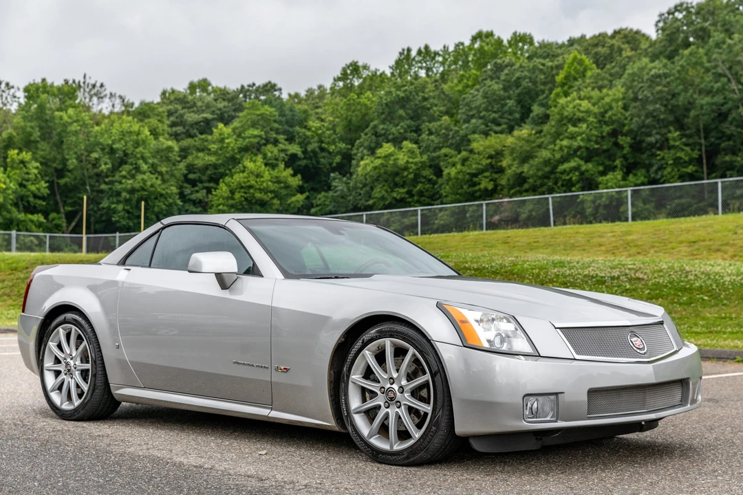 2006 Cadillac XLR-V - Image 13 of 31