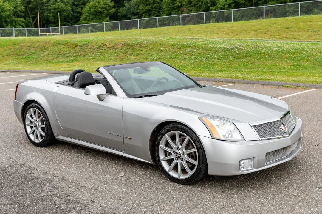 2006 Cadillac XLR-V - Image 4 of 31
