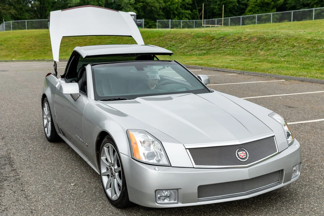 2006 Cadillac XLR-V - Image 19 of 31