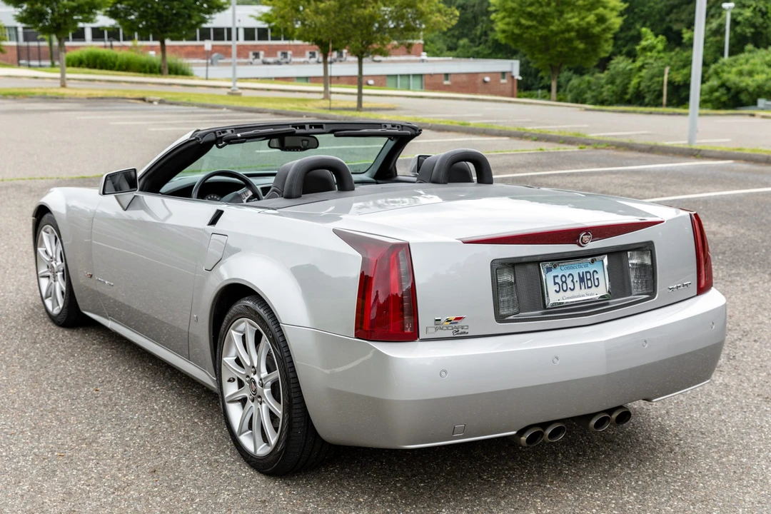 2006 Cadillac XLR-V - Image 8 of 31