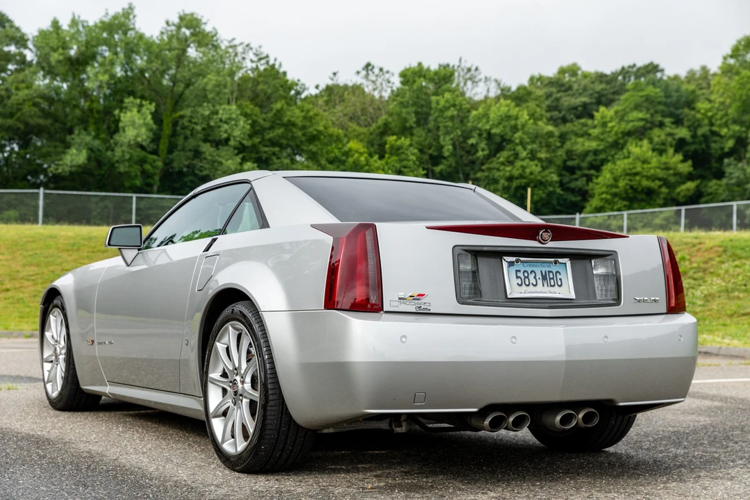 2006 Cadillac XLR-V - Image 17 of 31