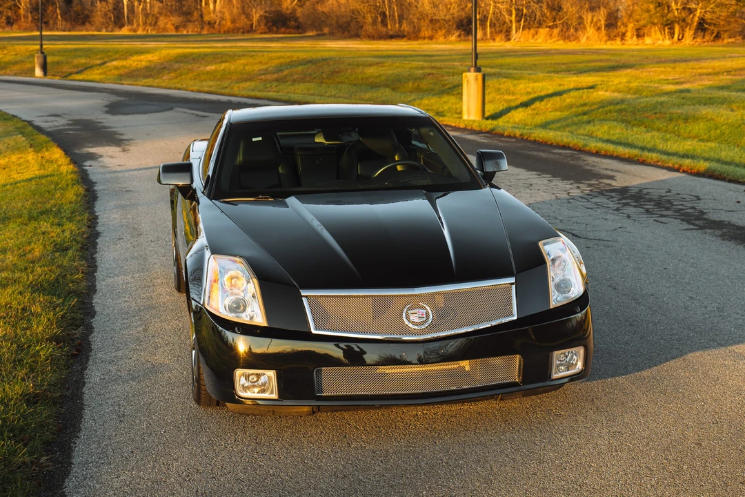 2007 Cadillac XLR-V - Image 10 of 31