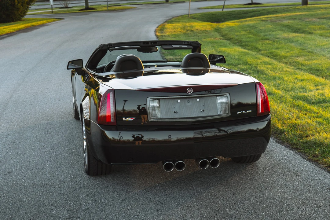 2007 Cadillac XLR-V - Image 30 of 31