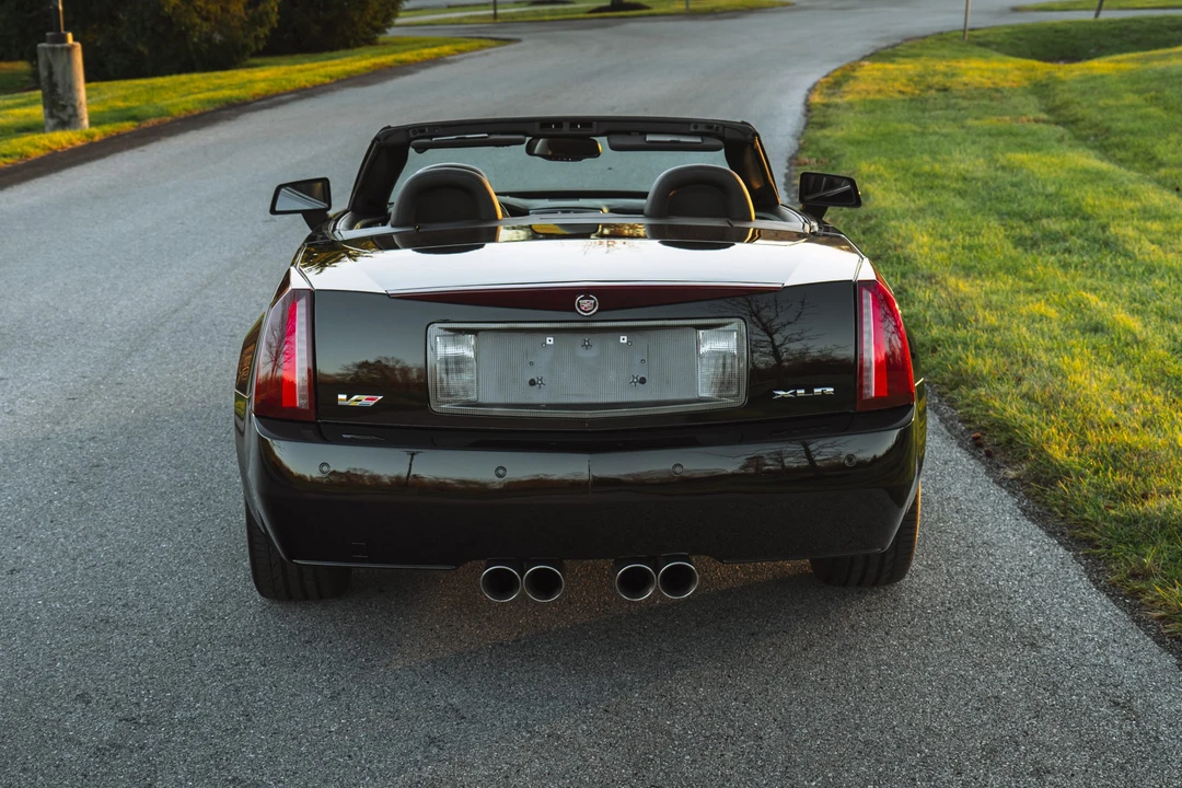 2007 Cadillac XLR-V - Image 28 of 31