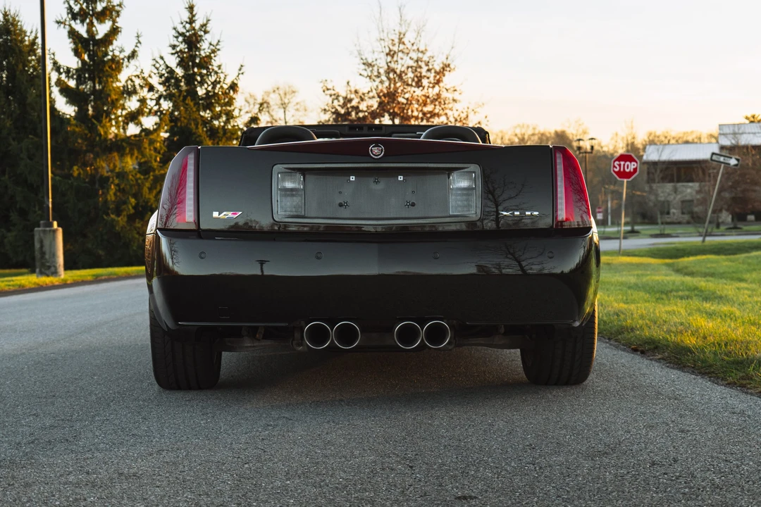2007 Cadillac XLR-V - Image 27 of 31