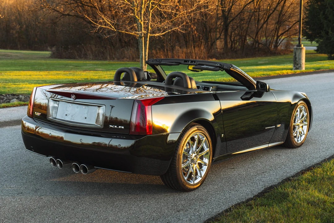 2007 Cadillac XLR-V - Image 24 of 31