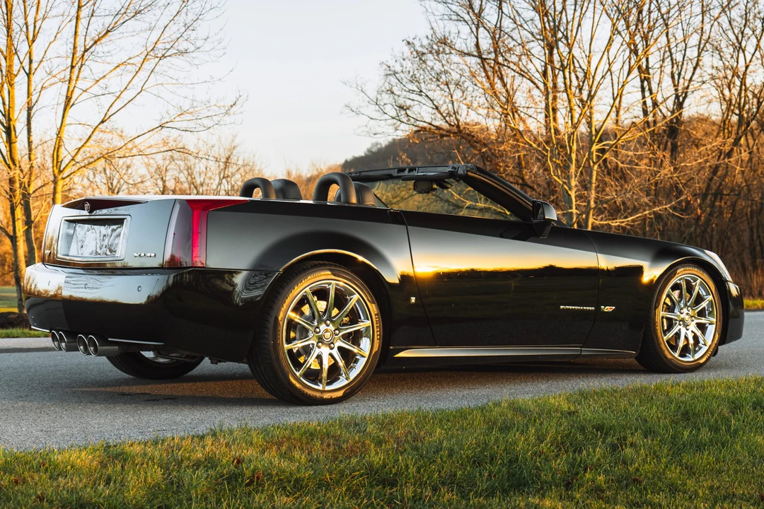 2007 Cadillac XLR-V - Image 21 of 31