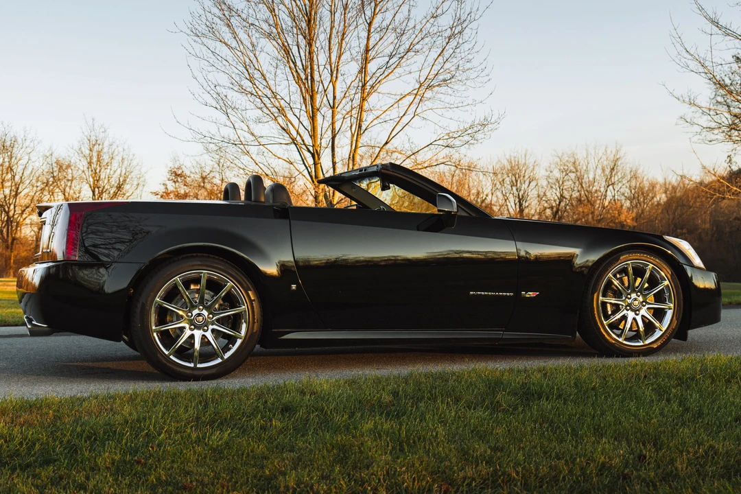 2007 Cadillac XLR-V - Image 19 of 31