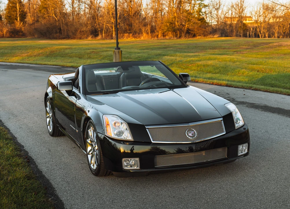 2007 Cadillac XLR-V - Image 13 of 31