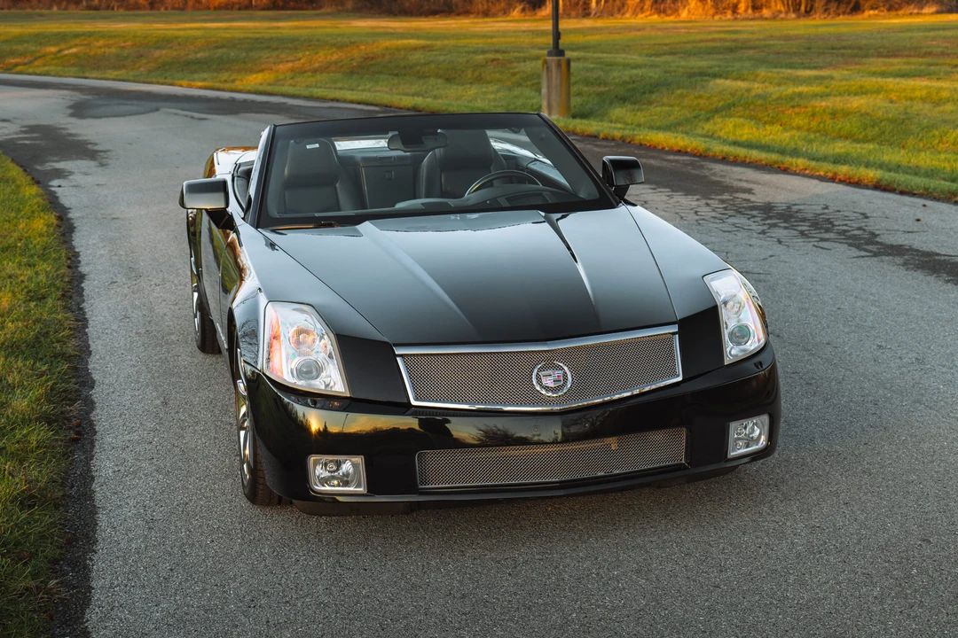 2007 Cadillac XLR-V - Image 12 of 31