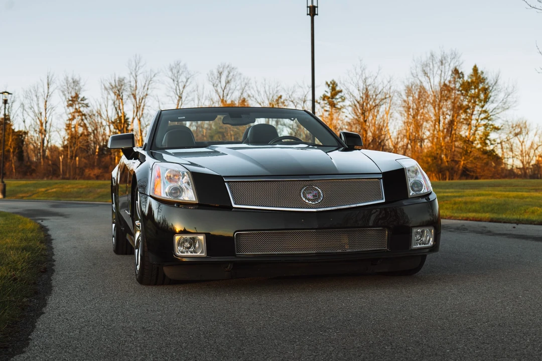 2007 Cadillac XLR-V - Image 11 of 31