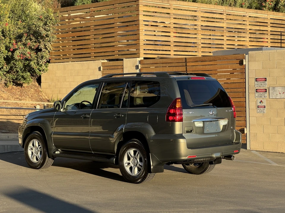 2007 Lexus GX 1st Gen - Image 15 of 31