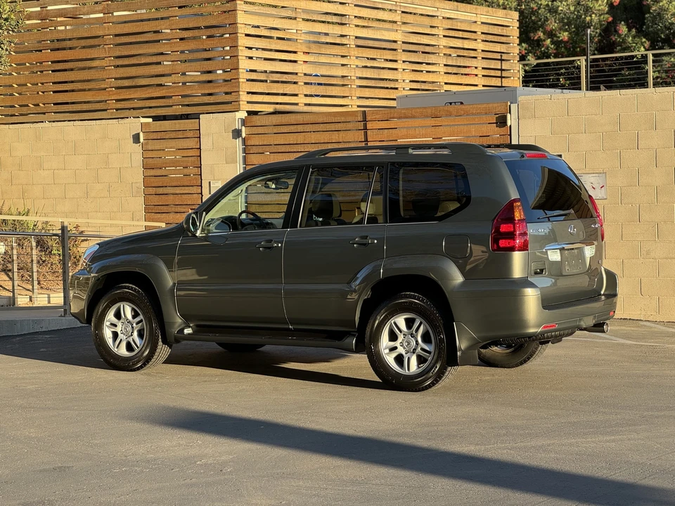 2007 Lexus GX 1st Gen - Image 16 of 31