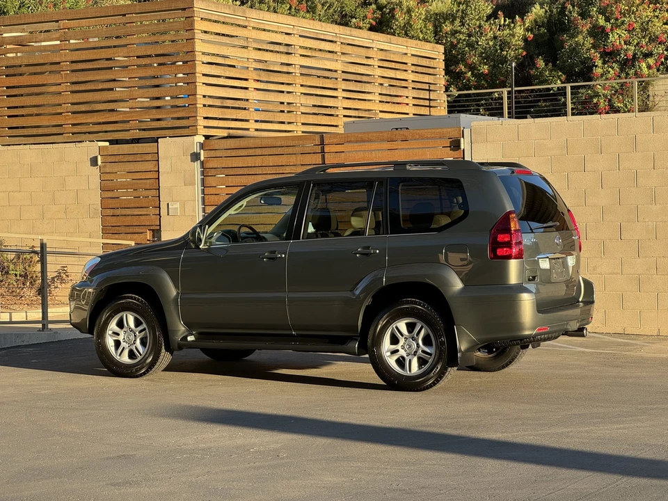 2007 Lexus GX 1st Gen - Image 17 of 31