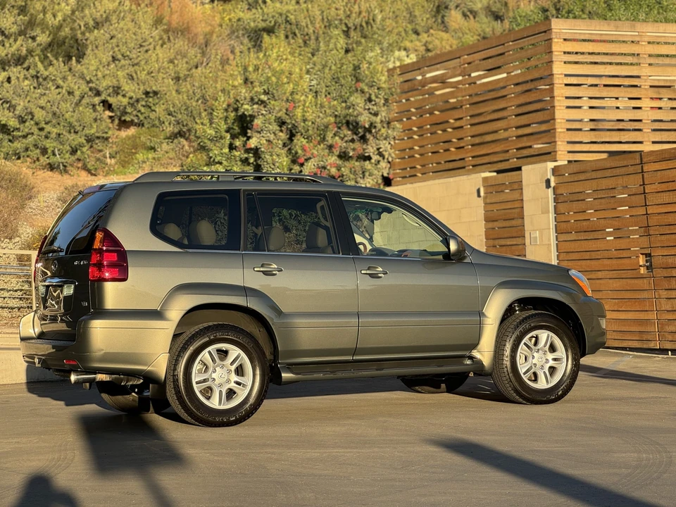 2007 Lexus GX 1st Gen - Image 11 of 31
