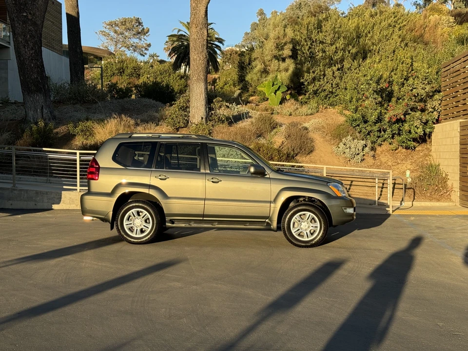 2007 Lexus GX 1st Gen - Image 10 of 31