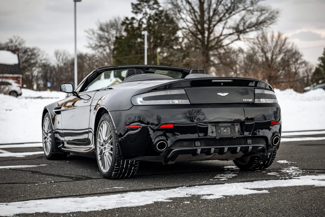 2009 Aston Martin V8 Vantage (2006-2017) - Image 16 of 31