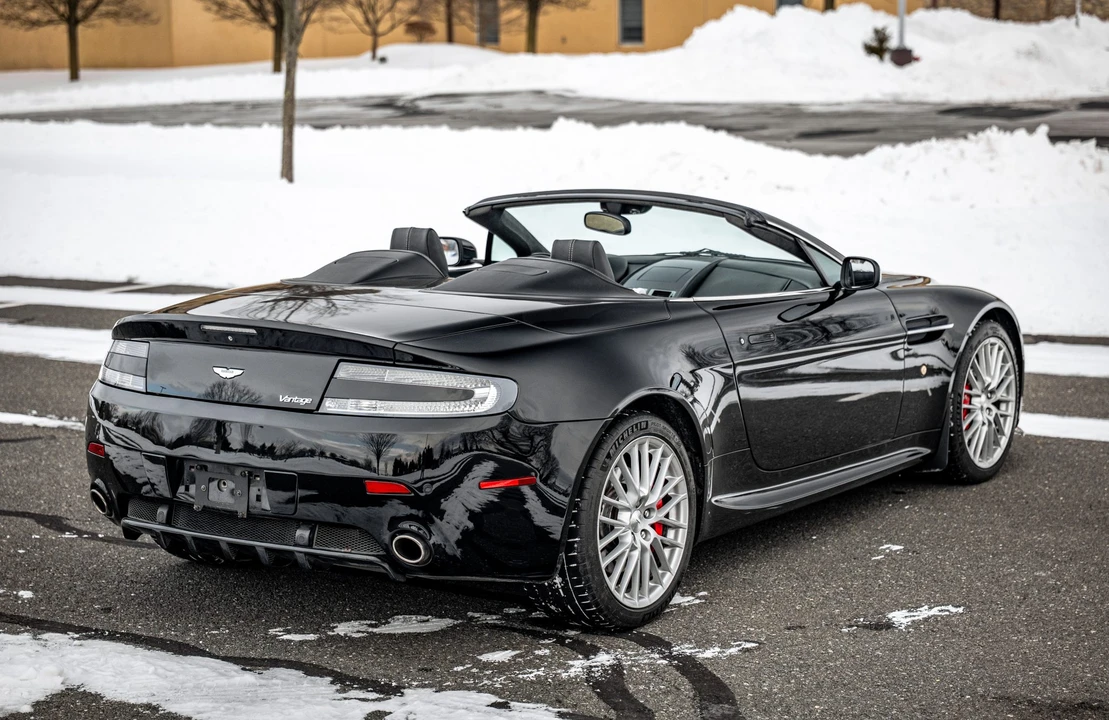 2009 Aston Martin V8 Vantage (2006-2017) - Image 11 of 31