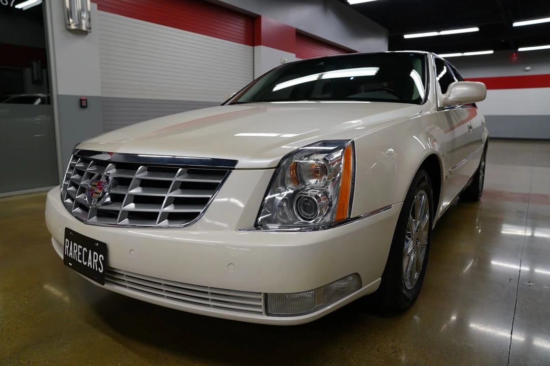 2009 Cadillac DTS - Image 19 of 31