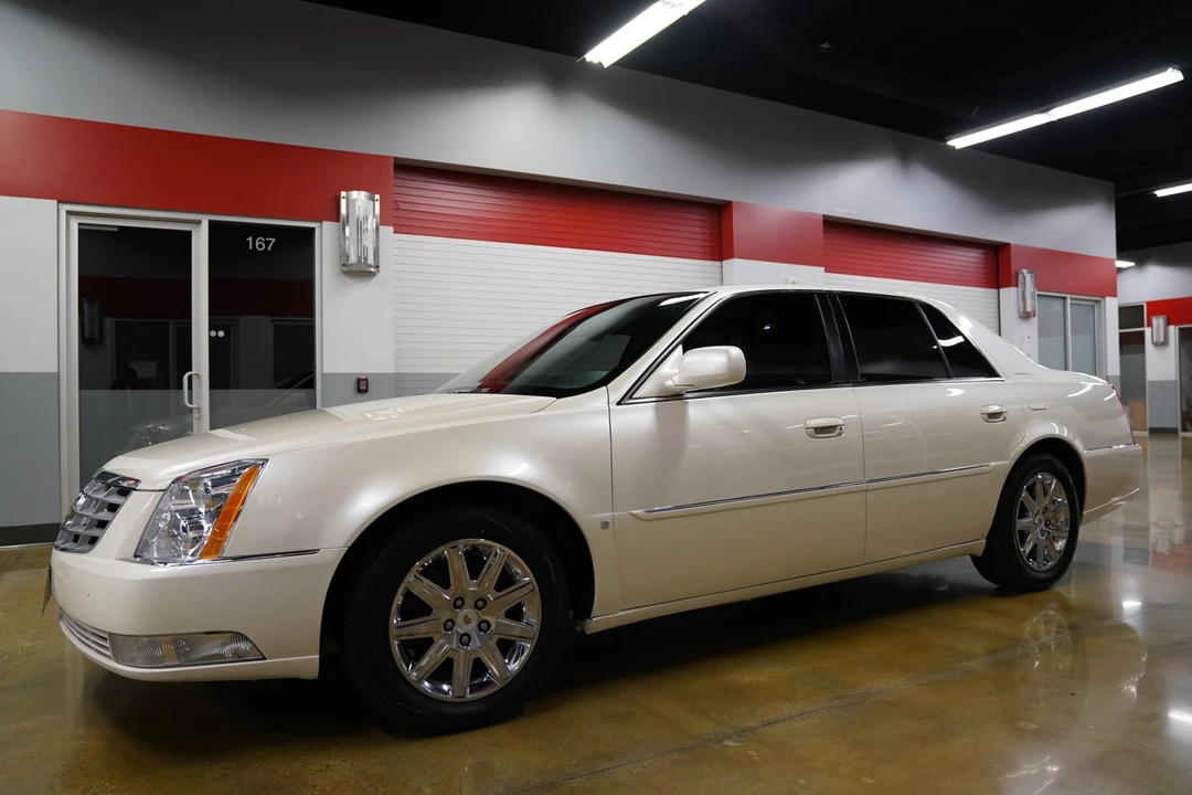 2009 Cadillac DTS - Image 18 of 31