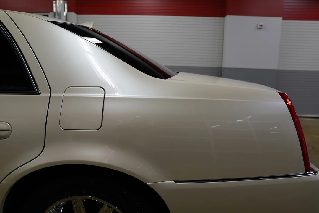2009 Cadillac DTS - Image 27 of 31