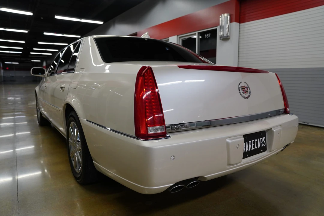 2009 Cadillac DTS - Image 12 of 31