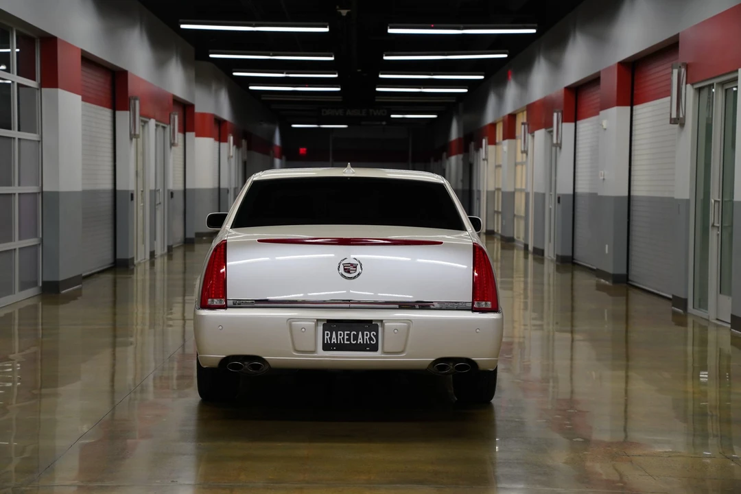 2009 Cadillac DTS - Image 13 of 31