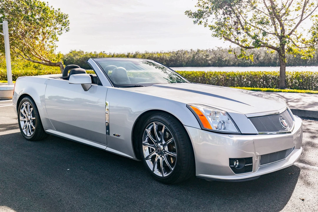 2009 Cadillac XLR-V - Image 3 of 31