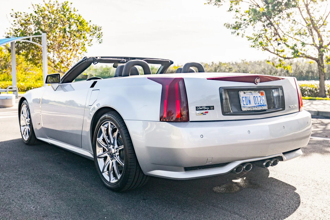 2009 Cadillac XLR-V - Image 7 of 31