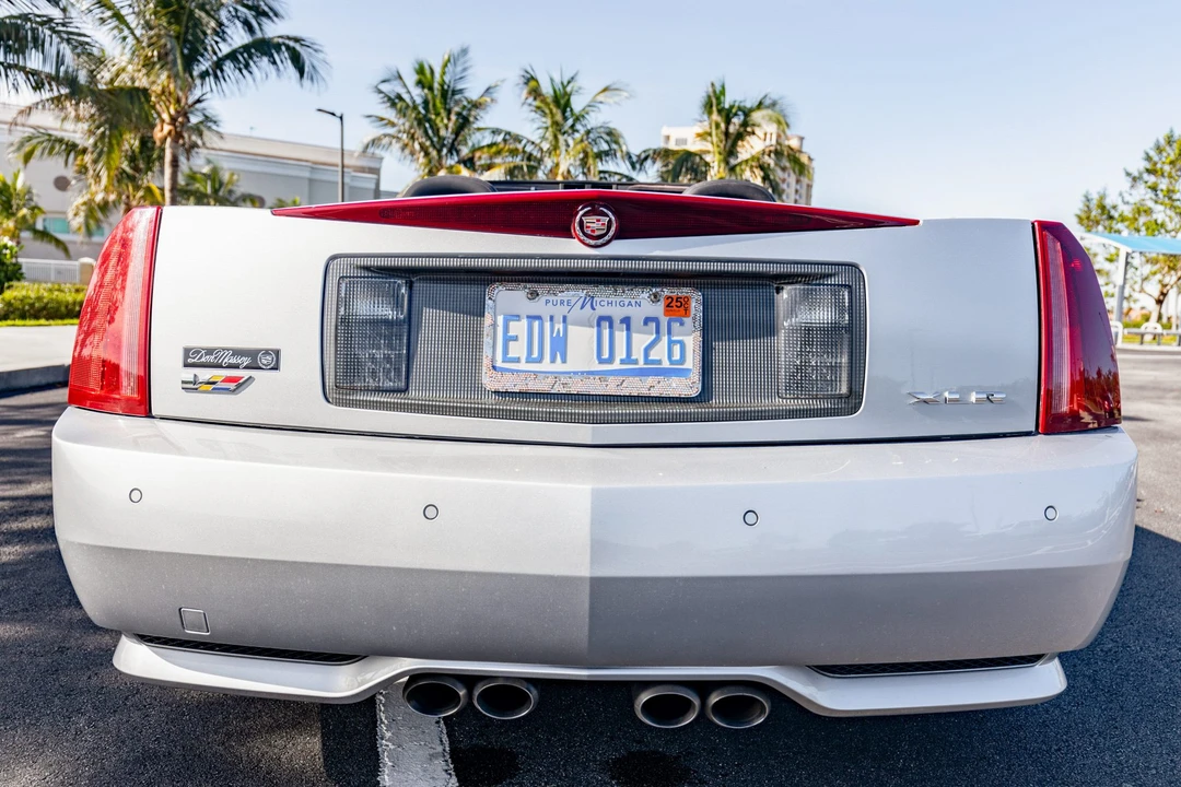 2009 Cadillac XLR-V - Image 18 of 31