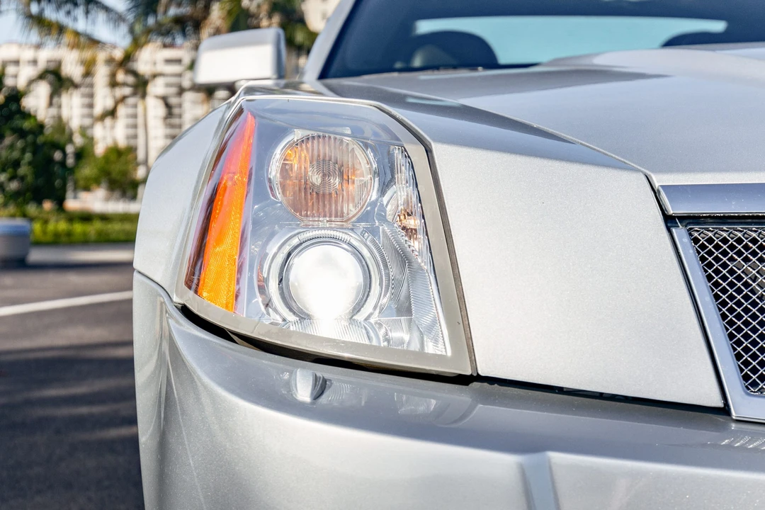 2009 Cadillac XLR-V - Image 19 of 31