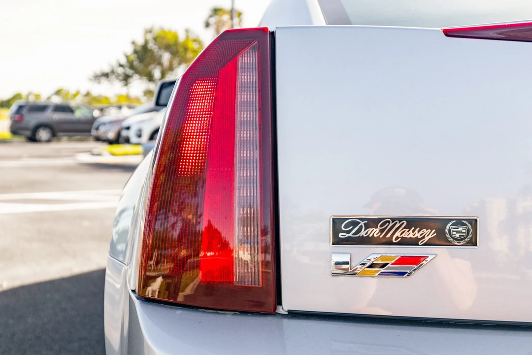 2009 Cadillac XLR-V - Image 21 of 31