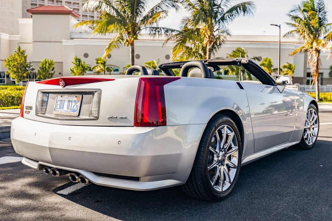 2009 Cadillac XLR-V - Image 5 of 31