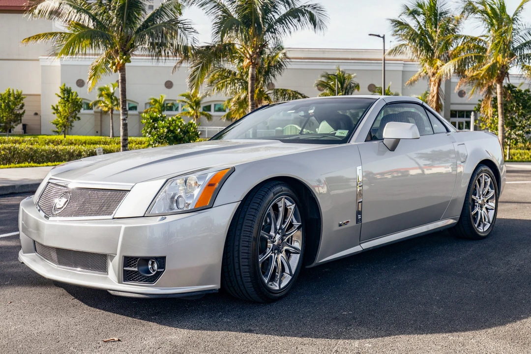 2009 Cadillac XLR-V - Image 9 of 31