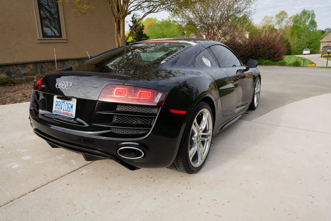 2010 Audi 42 R8 - Image 10 of 31