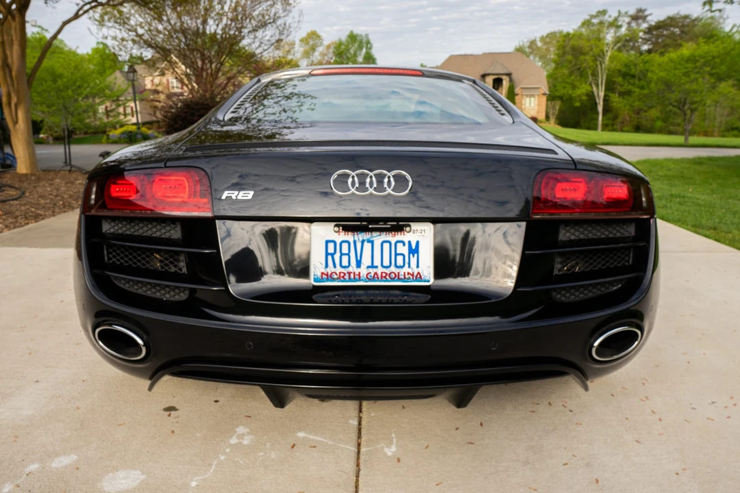 2010 Audi 42 R8 - Image 9 of 31