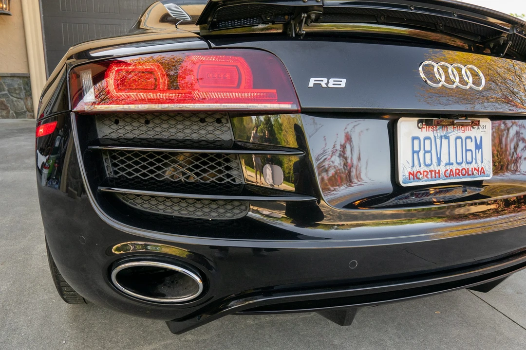 2010 Audi 42 R8 - Image 26 of 31