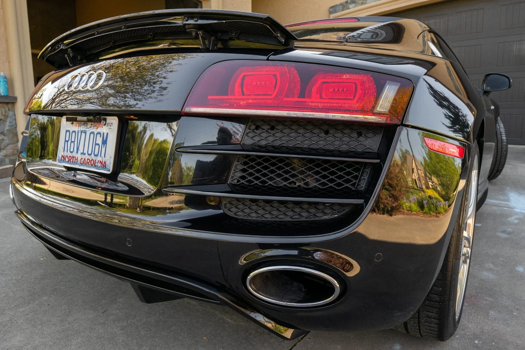 2010 Audi 42 R8 - Image 27 of 31