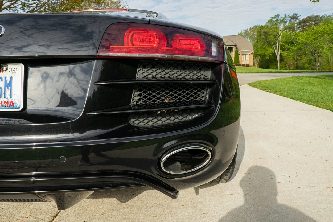2010 Audi 42 R8 - Image 25 of 31