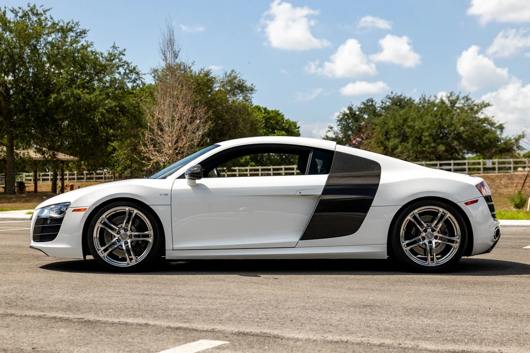 2010 Audi 42 R8 - Image 4 of 31