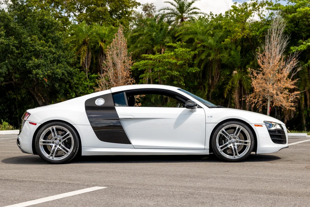 2010 Audi 42 R8 - Image 9 of 31