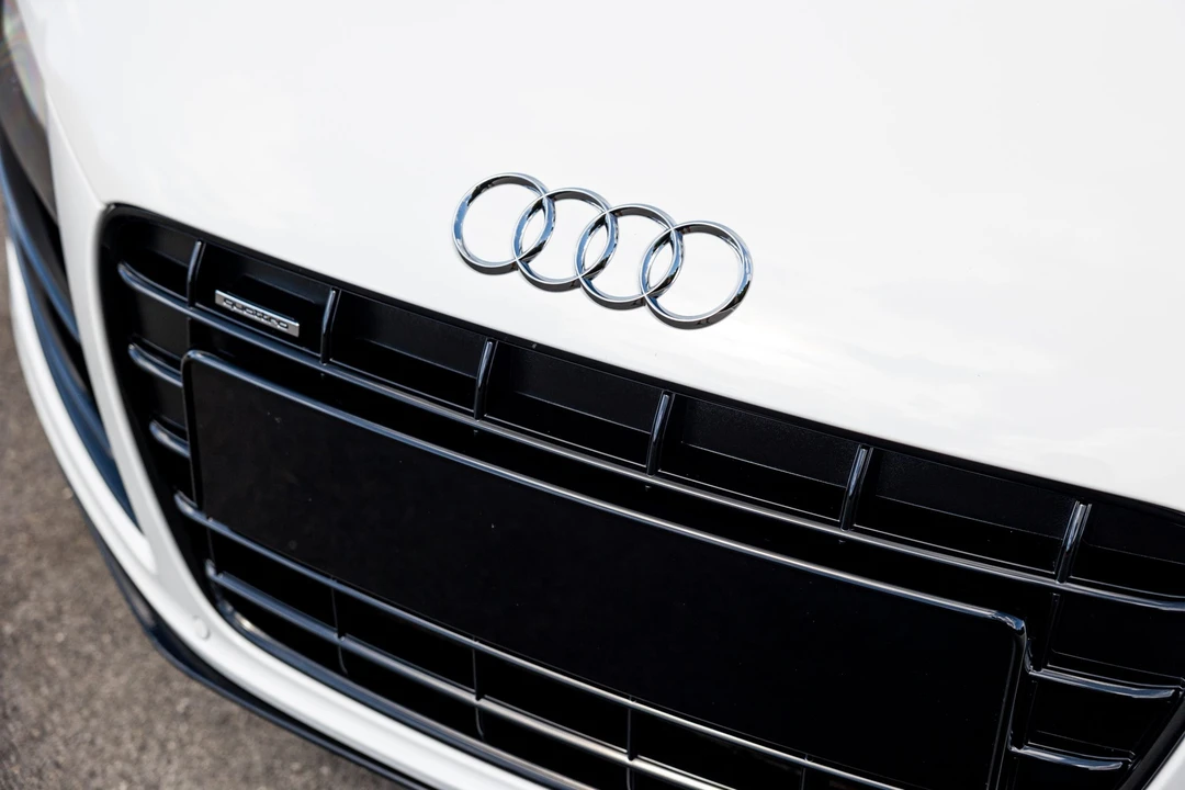 2010 Audi 42 R8 - Image 19 of 31