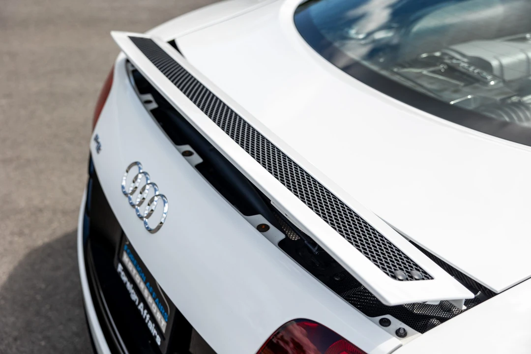 2010 Audi 42 R8 - Image 28 of 31