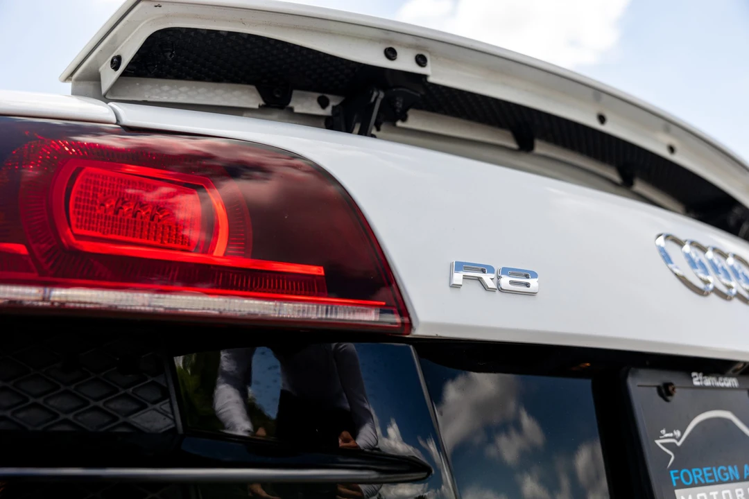 2010 Audi 42 R8 - Image 25 of 31