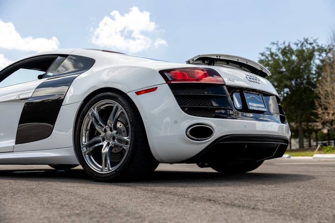 2010 Audi 42 R8 - Image 14 of 31