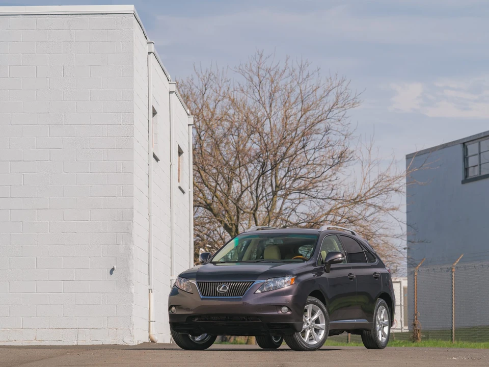 2010 Lexus RX 3rd Gen - Image 2 of 31