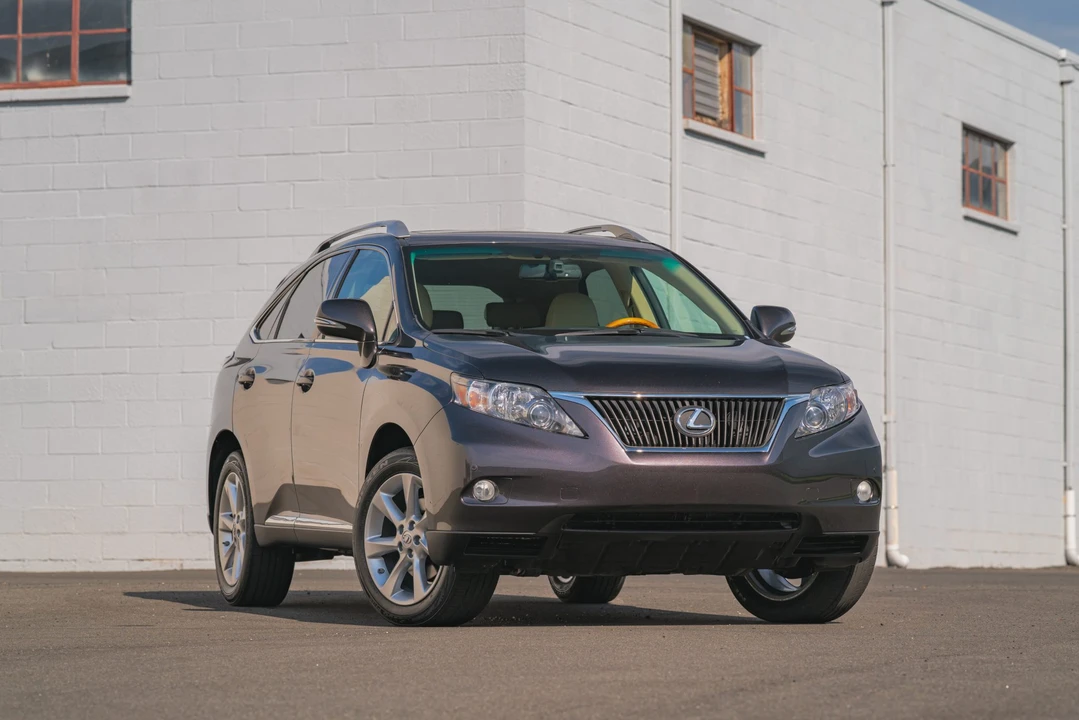 2010 Lexus RX 3rd Gen - Image 18 of 31
