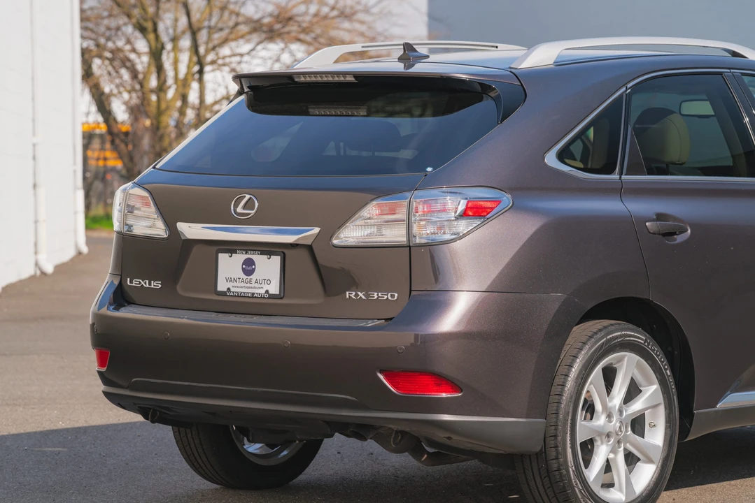 2010 Lexus RX 3rd Gen - Image 26 of 31